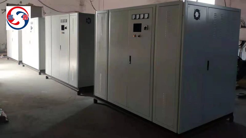 4臺(tái)QXD800－95/70電熱水鍋爐